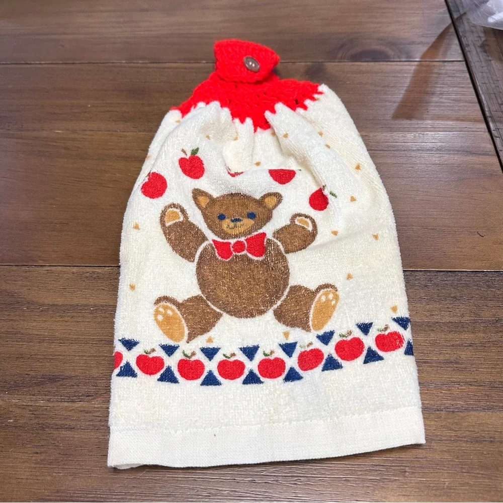 Vintage‎ Handmade Crochet Kitchen Towel Teddy Bear Apples Red White 90’s vibe